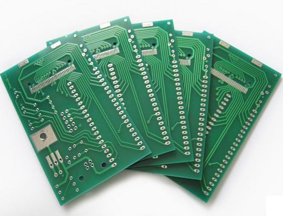 PCB板的為什么有不同的顏色？